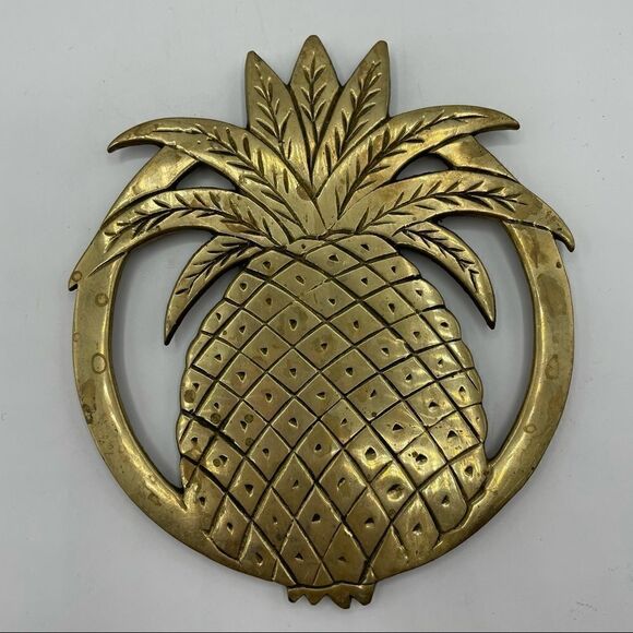 Pair of Vintage Brass Pineapple Trivets - Picture 3 of 4